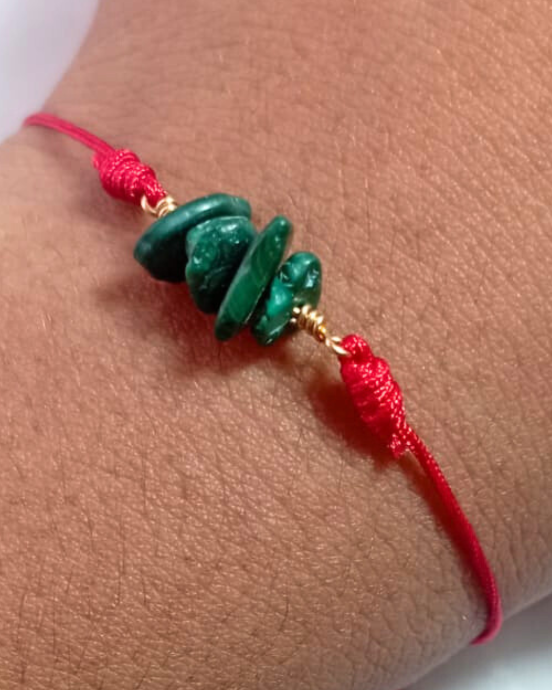Pulsera hilo rojo Malaquita